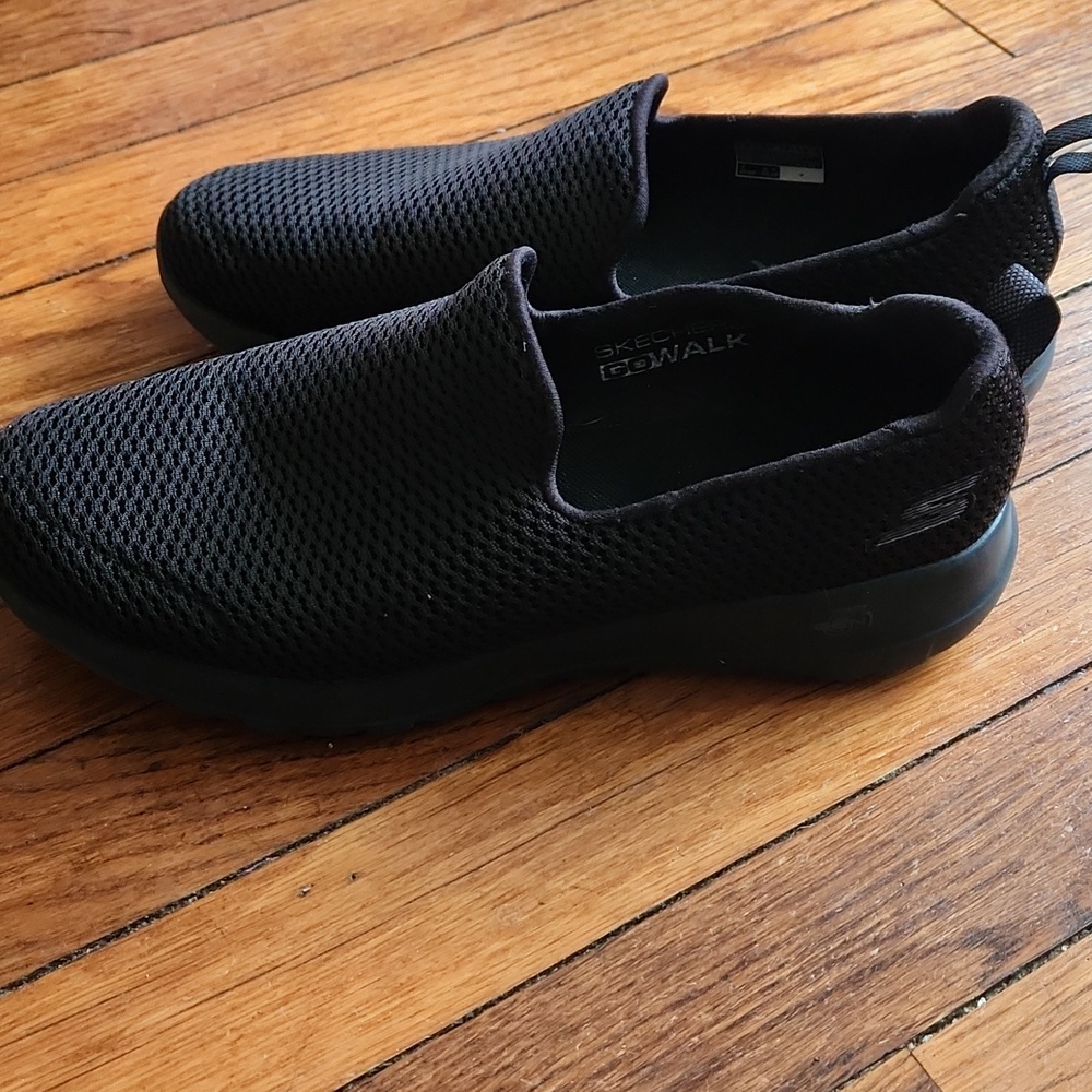 Skechers GoWalk Slip On Sneakers - Picture 6 of 6
